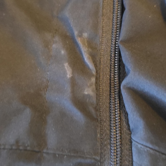 𝅺Lolë Softshell Rain Jacket With Hood - Picture 9 of 12